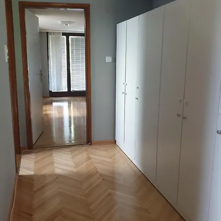 Apartment Paradise *